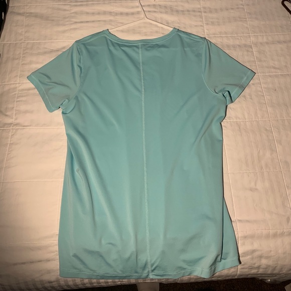 Under Armour Workout Tee - Picture 2 of 4